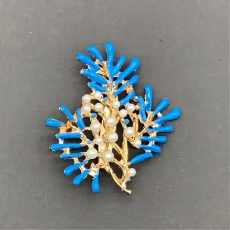 Gold  Ornaments Other Trims for Shirt,Down Jacket,Padded Jacket,Ladies Vest (Sweater) buy garments accessories in bulk from China wholesaler at wholesale price free worldwide shipping Alibaba