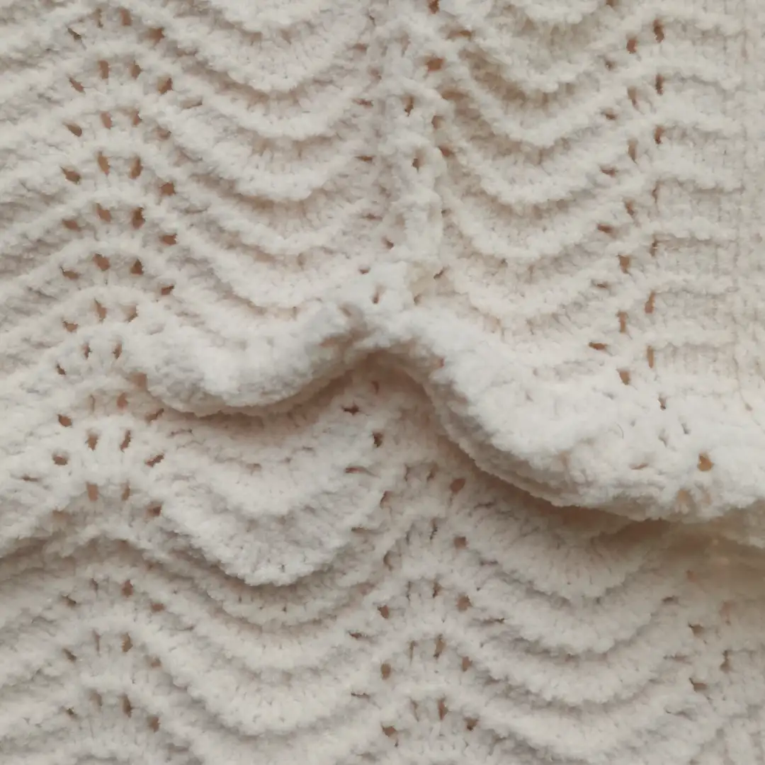 China Yarn for Ladies Vest (Sweater),Men’s Vest (Sweater),Knitted Jacket (Sweater),Round Neck Pullover (Sweater),Crew Neck Pullover (Sweater) Matt Chenille Fancy Yarn Polyester 11-0809tcx Cream color buy from China wholesaler bulk order at wholesale price free worldwide shipping Alibaba