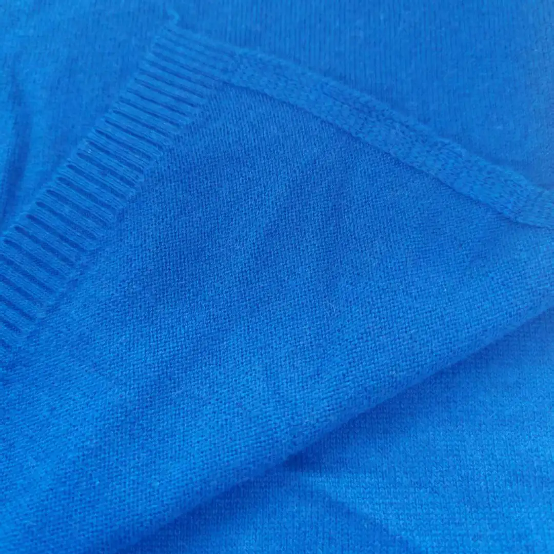 China Yarn for Full-Zipper Cardigan (Sweater),Half-Zipper Cardigan (Sweater) Semi-Worsted Spun Regular Yarn Polyester Viscose Nylon Merino Wool Cashmere Blue color buy from China wholesaler bulk order at wholesale price free worldwide shipping Alibaba