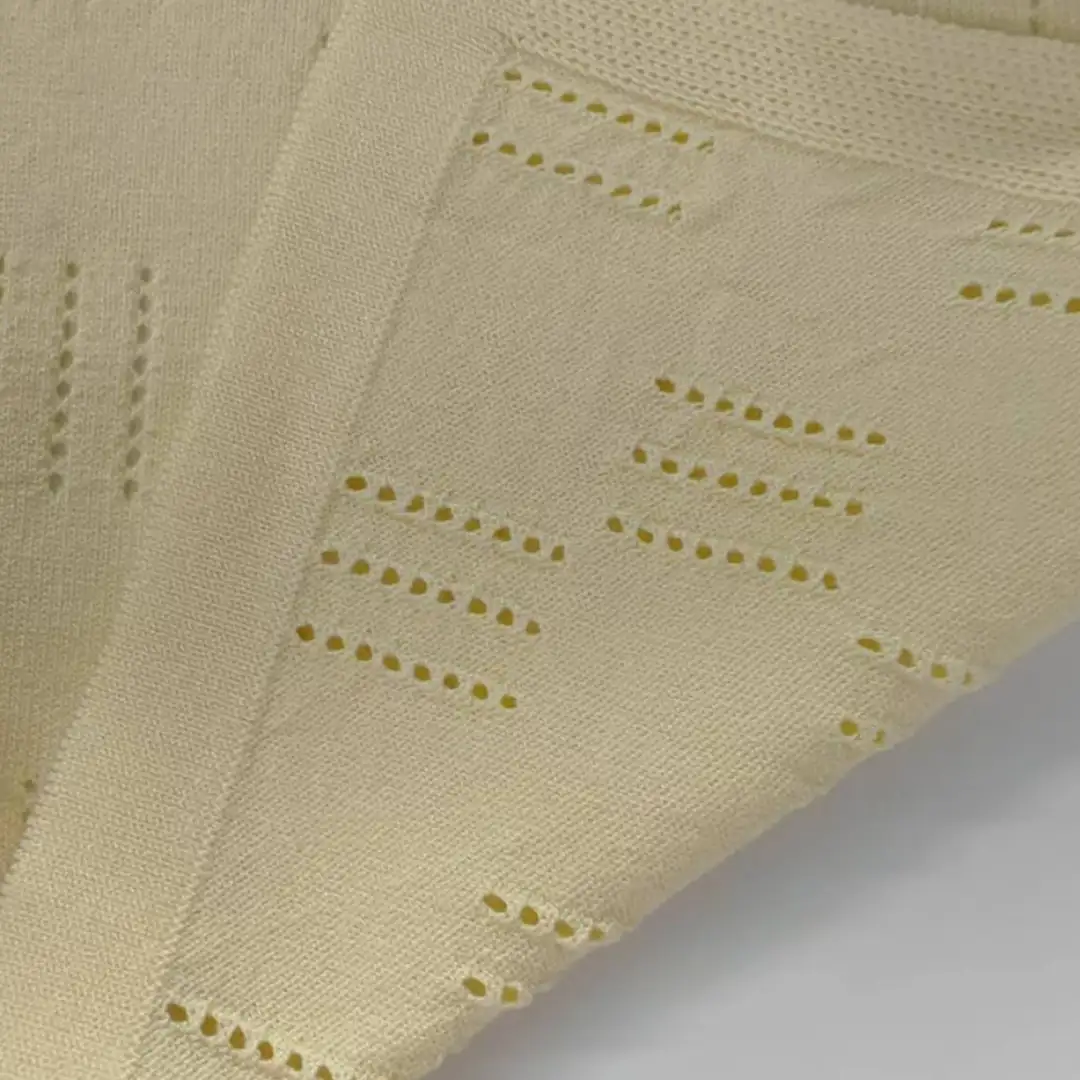 China Yarn for Shirt Half Sleeve Button (Sweater),Shirt Half Sleeve Zipper (Sweater),T-shirt (Sweater),Polo T-shirt (Sweater) Core Spun Yarn Regular Yarn Viscose PBT Cupro Fiber cream-coloured color buy from China wholesaler bulk order at wholesale price free worldwide shipping Alibaba