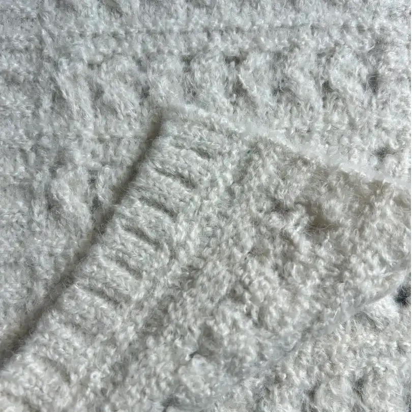 China Yarn for Ladies Vest (Sweater),Men’s Vest (Sweater),Open Cardigan (Sweater),Round Neck Pullover (Sweater),Women's Pants (Sweater) Mossy Yarn Fancy Yarn Acrylic Polyester Nylon Alpaca Merino Wool Spandex 米白 color buy from China wholesaler bulk order at wholesale price free worldwide shipping Alibaba