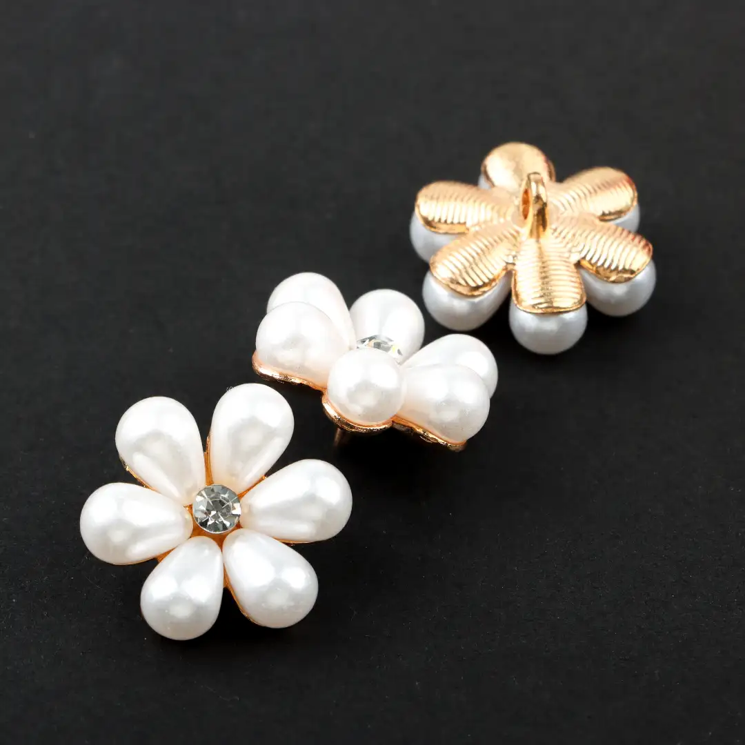 White 1 holes Metal Button for Overcoat buy garments accessories in bulk from China wholesaler at wholesale price free worldwide shipping Alibaba