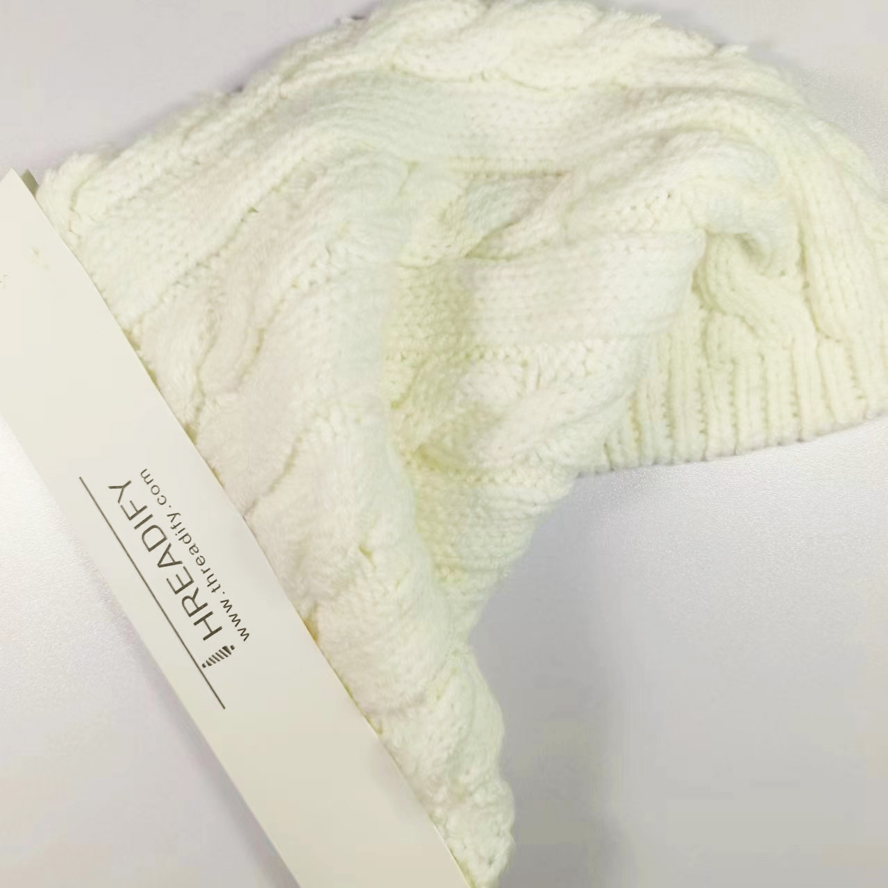 China Yarn for Hoodie  (Sweater),Polo T-shirt (Sweater), Shirt Long Sleeve Button (Sweater) Roving Yarn Fancy Yarn Cotton Acrylic Polyester White color buy from China wholesaler bulk order at wholesale price free worldwide shipping Alibaba