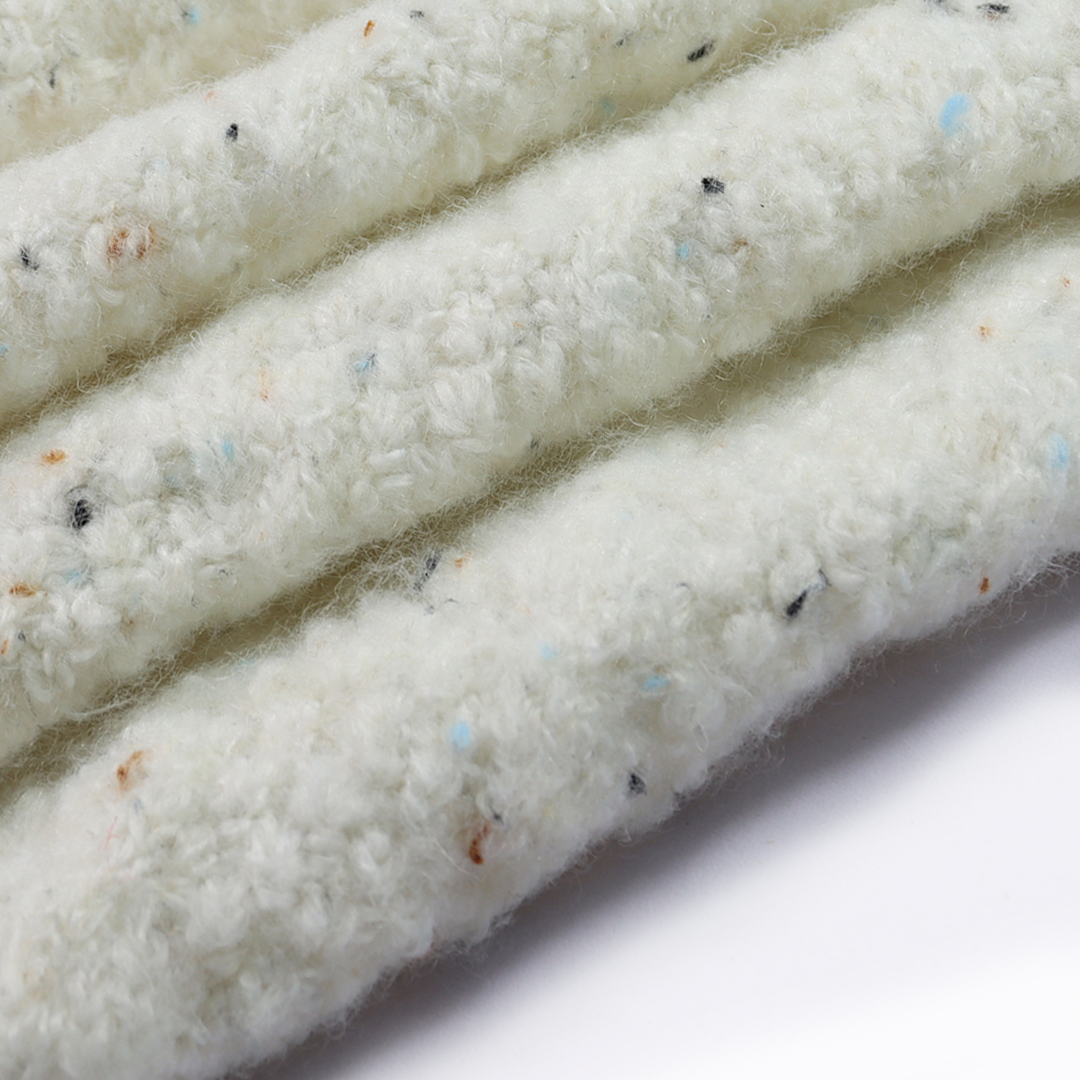 China Yarn for Ladies Vest (Sweater),Dresses (Cardigan Button) (Sweater) Mossy Yarn Fancy Yarn Recycled Polyester Polyester Nylon Wool Spandex White color buy from China wholesaler bulk order at wholesale price free worldwide shipping Alibaba