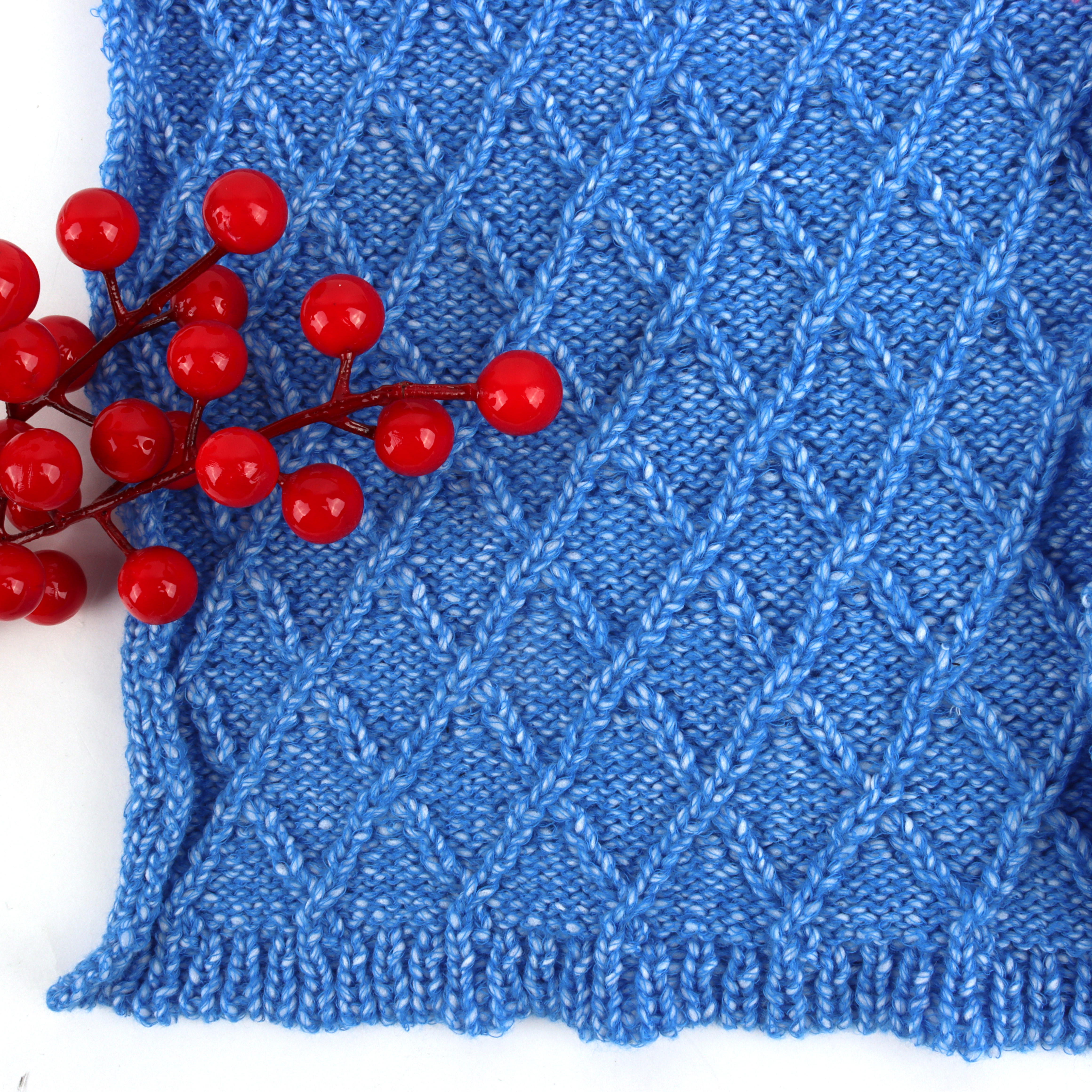 China Yarn for Ladies Vest (Sweater),Crop Top Pullover (Sweater),Dresses (Cardigan Button) (Sweater) Core Filling Yarn Fancy Yarn Polyester Blue Whith White color buy from China wholesaler bulk order at wholesale price free worldwide shipping Alibaba