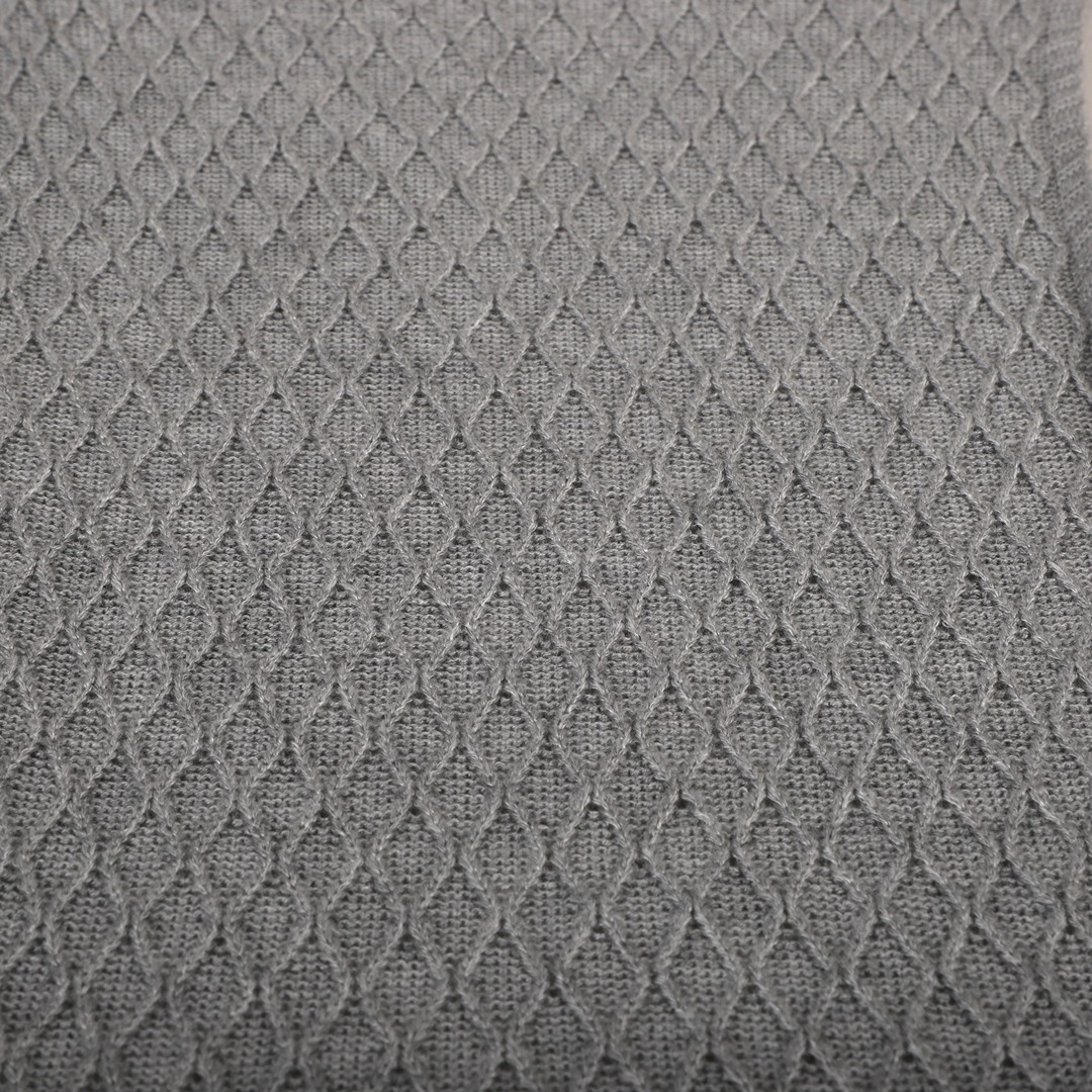 China Yarn for Shirt Long Sleeve Button (Sweater),Crew Neck Pullover (Sweater),Polo T-shirt (Sweater) Ring Spun Regular Yarn Viscose Silver color buy from China wholesaler bulk order at wholesale price free worldwide shipping Alibaba