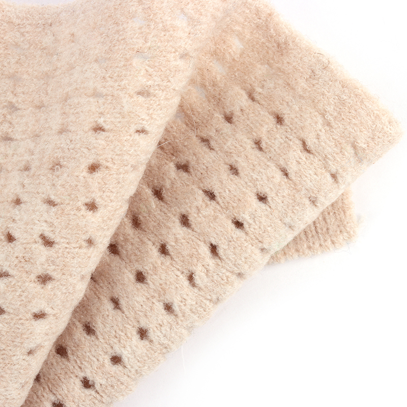 China Yarn for Hoodie  (Sweater),Polo T-shirt (Sweater), Full-Zipper Cardigan (Sweater) Core Spun Yarn Regular Yarn Recycled Polyester Polyester Nylon Beige color buy from China wholesaler bulk order at wholesale price free worldwide shipping Alibaba