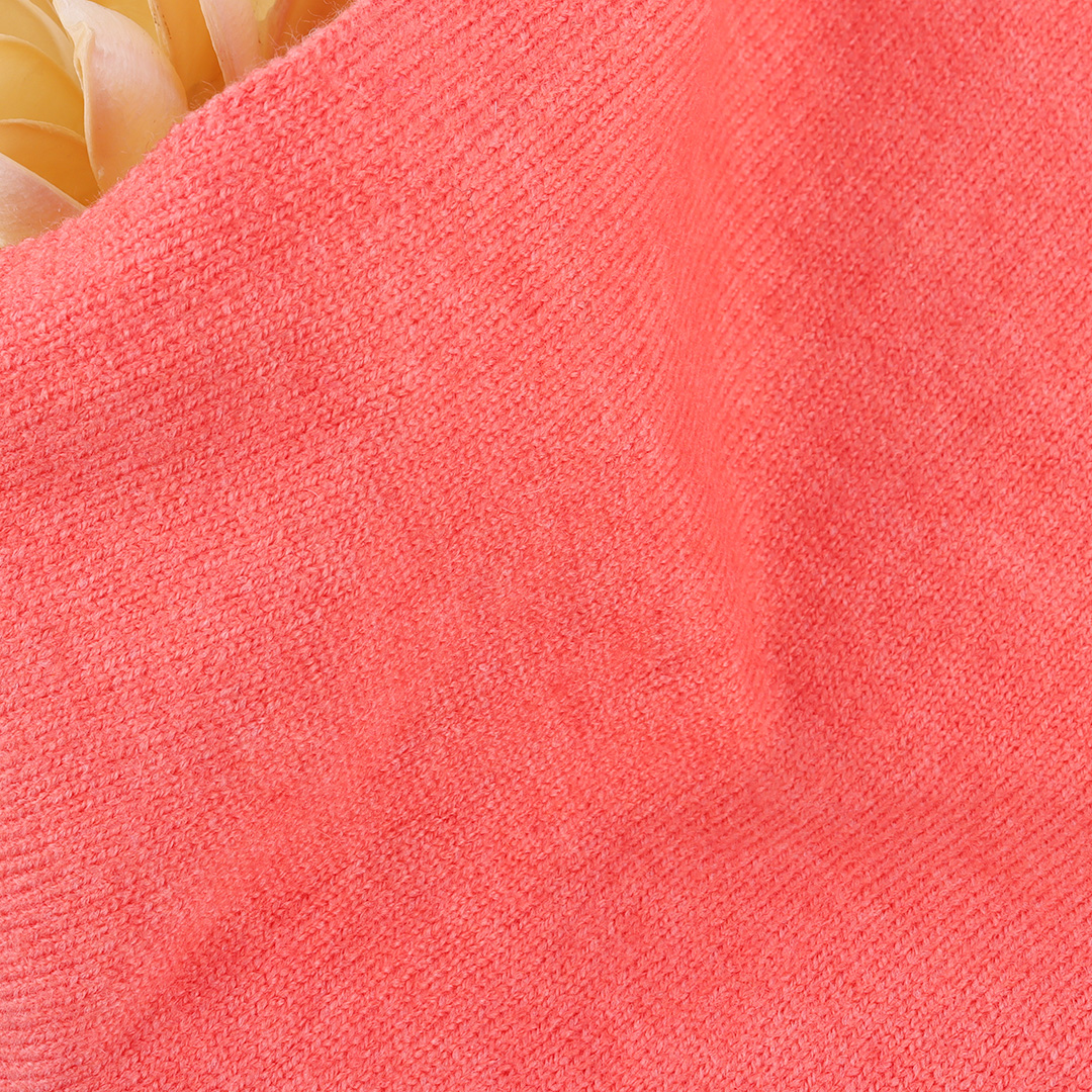 China Yarn for Ladies Vest (Sweater),Crop Top Pullover (Sweater),Dresses (Cardigan Button) (Sweater) Core Spun Yarn Regular Yarn Viscose PBT Red color buy from China wholesaler bulk order at wholesale price free worldwide shipping Alibaba