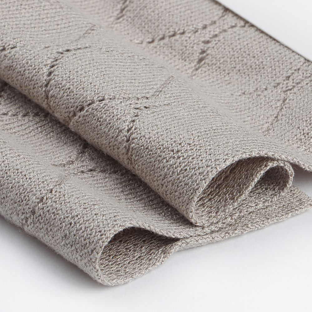 China Yarn for Knitted Jacket (Sweater),Hoodie  (Sweater),Half-Zipper Cardigan (Sweater) Woollen Spun Regular Yarn Acrylic grey color buy from China wholesaler bulk order at wholesale price free worldwide shipping Alibaba