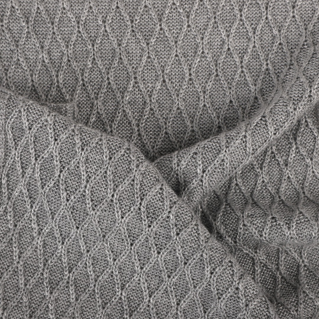 China Yarn for Shirt Long Sleeve Button (Sweater),Crew Neck Pullover (Sweater),Polo T-shirt (Sweater) Ring Spun Regular Yarn Viscose Silver color buy from China wholesaler bulk order at wholesale price free worldwide shipping Alibaba