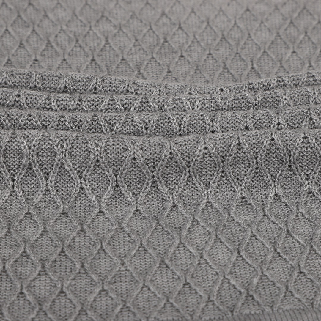 China Yarn for Shirt Long Sleeve Button (Sweater),Crew Neck Pullover (Sweater),Polo T-shirt (Sweater) Ring Spun Regular Yarn Viscose Silver color buy from China wholesaler bulk order at wholesale price free worldwide shipping Alibaba