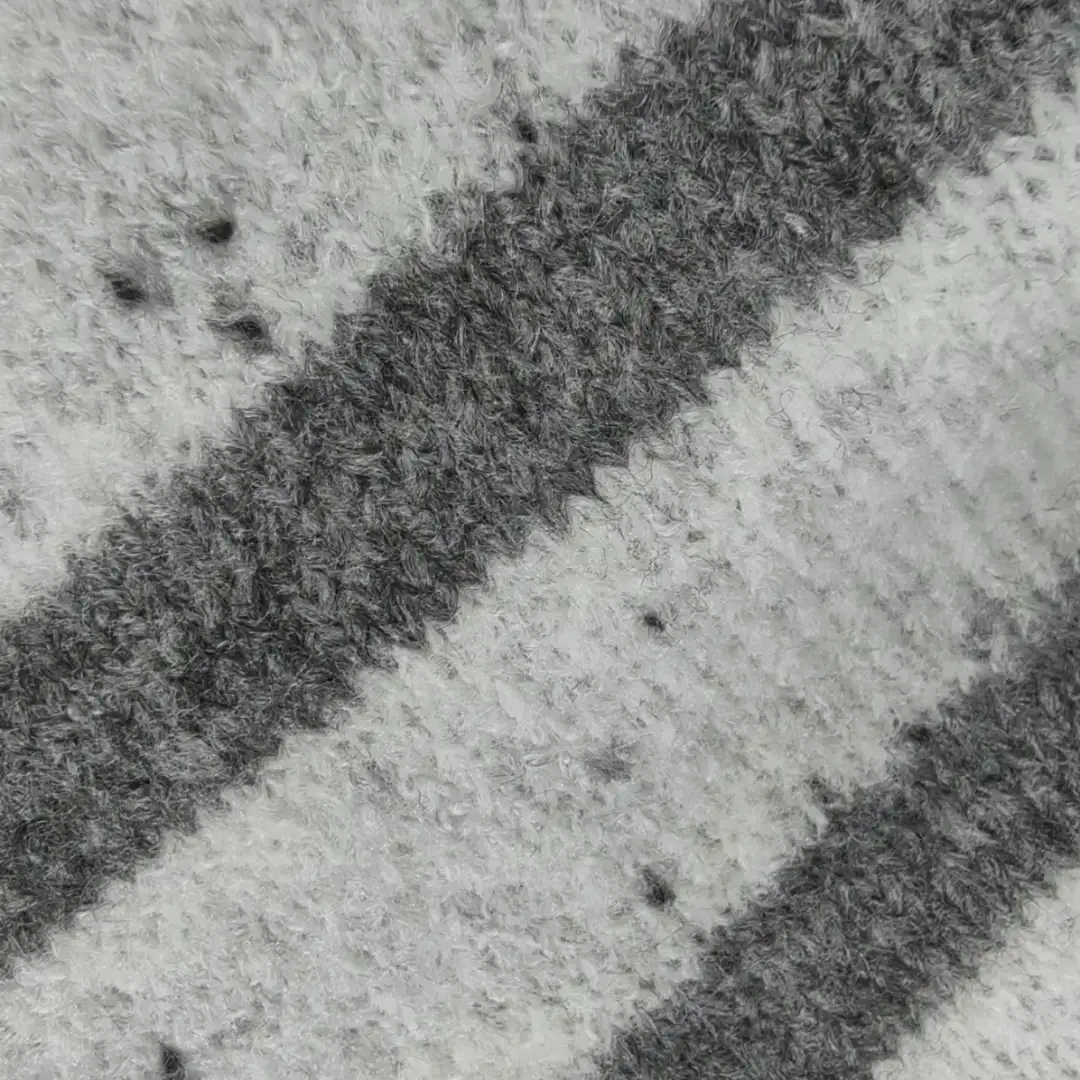 China Yarn for Polo Shirt,Ladies Vest (Sweater),Full-Zipper Cardigan (Sweater),Round Neck Pullover (Sweater) Mossy Yarn Fancy Yarn Acrylic Polyester Elastane 黑白点 color buy from China wholesaler bulk order at wholesale price free worldwide shipping Alibaba