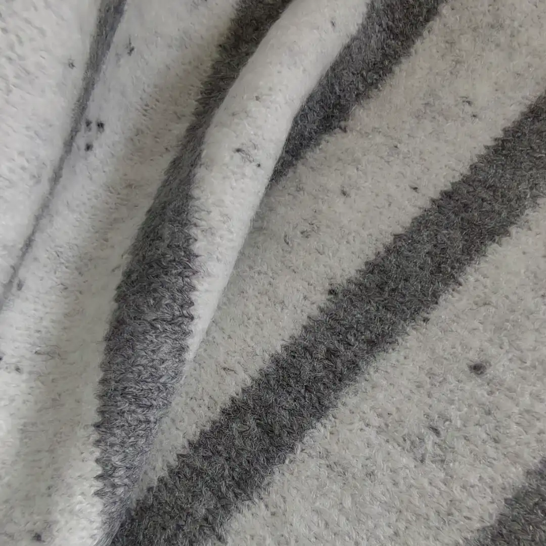 China Yarn for Polo Shirt,Ladies Vest (Sweater),Full-Zipper Cardigan (Sweater),Round Neck Pullover (Sweater) Mossy Yarn Fancy Yarn Acrylic Polyester Elastane 黑白点 color buy from China wholesaler bulk order at wholesale price free worldwide shipping Alibaba