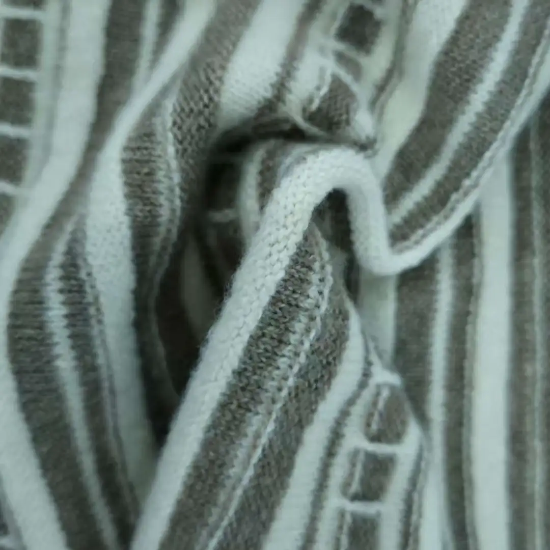 China Yarn for Shirt,Open Cardigan (Sweater),Shirt Long Sleeve Button (Sweater),Round Neck Pullover (Sweater) Mossy Yarn Fancy Yarn Recycled Polyester Polyester Spandex 棕白混搭 color buy from China wholesaler bulk order at wholesale price free worldwide shipping Alibaba