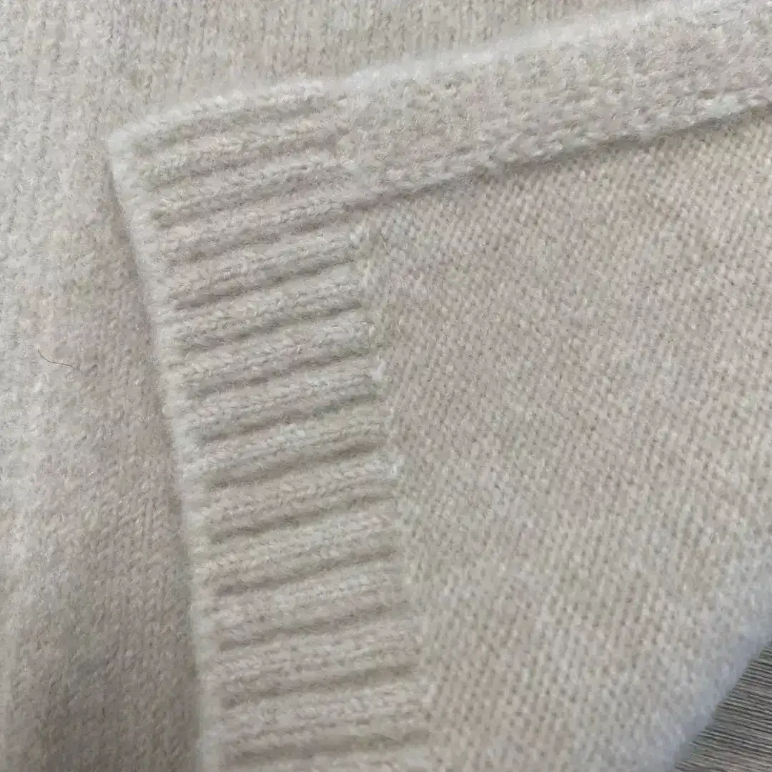 China Yarn for Open Cardigan (Sweater) Mossy Yarn Fancy Yarn Recycled Polyester Polyester Wool Elastane ECRU color buy from China wholesaler bulk order at wholesale price free worldwide shipping Alibaba