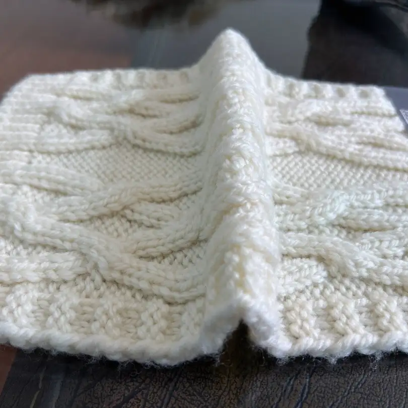 China Yarn for Ladies Vest (Sweater),Men’s Vest (Sweater),Open Cardigan (Sweater),Shirt Long Sleeve Button (Sweater),Round Neck Pullover (Sweater),Crew Neck Pullover (Sweater) Roving Yarn Fancy Yarn Merino Wool Off-white color buy from China wholesaler bulk order at wholesale price free worldwide shipping Alibaba