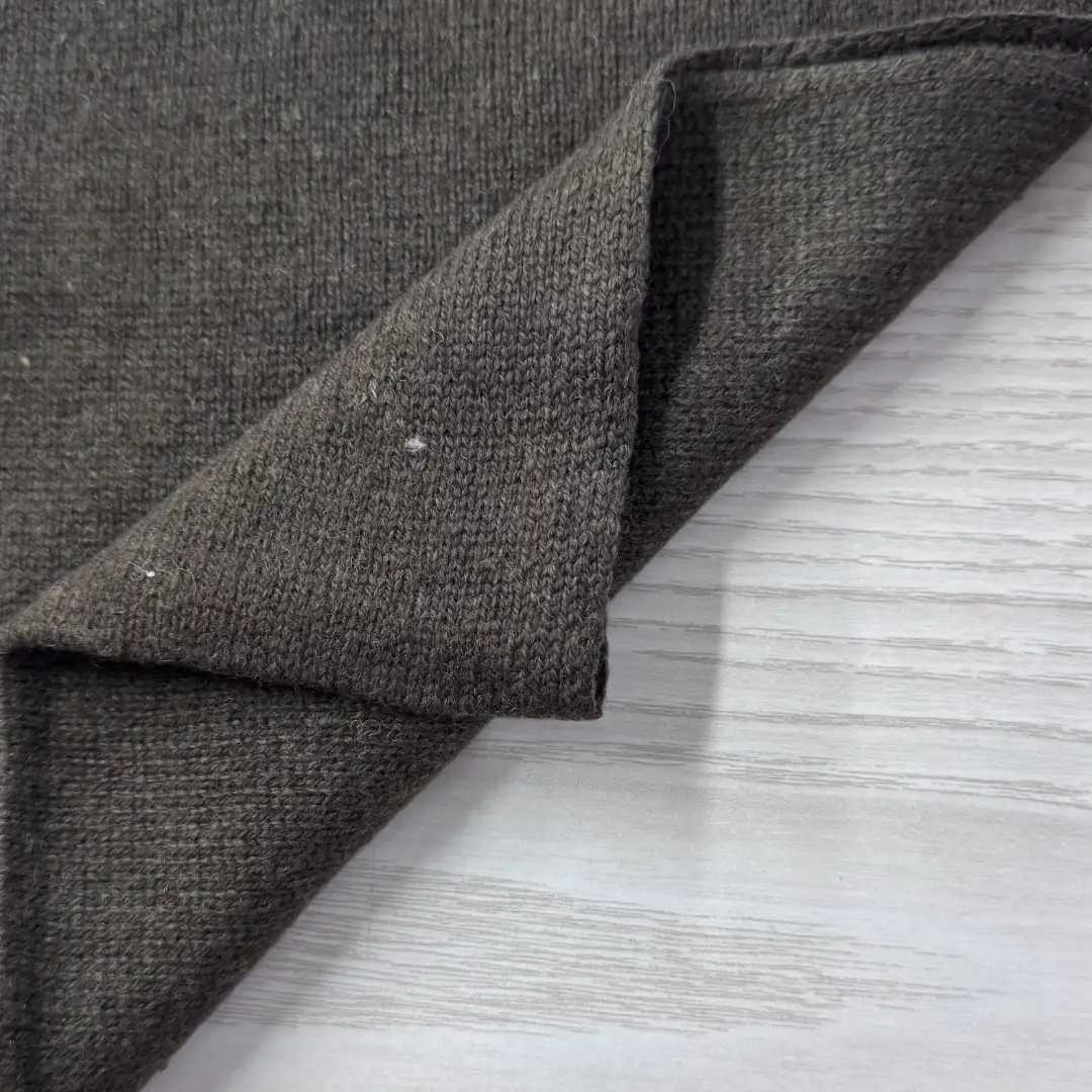 China Yarn for Ladies Vest (Sweater),Men’s Vest (Sweater),Half-Zipper Cardigan (Sweater),T-shirt (Sweater),Skirt (Sweater) Woollen Spun Regular Yarn Wool Nylon Olive Drab color buy from China wholesaler bulk order at wholesale price free worldwide shipping Alibaba