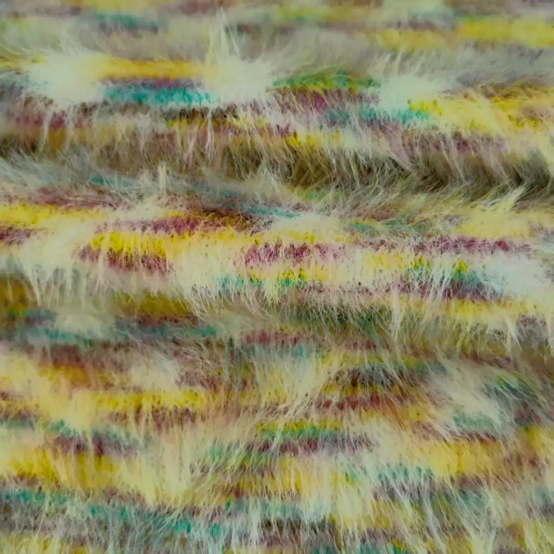 China Yarn for Ladies Vest (Sweater),Knitted Jacket (Sweater),Hoodie  (Sweater),Skirt (Sweater),Wide Shoulder Vest (Sweater) Cat Feather Yarn Fancy Yarn Nylon 暗绿白 color buy from China wholesaler bulk order at wholesale price free worldwide shipping Alibaba