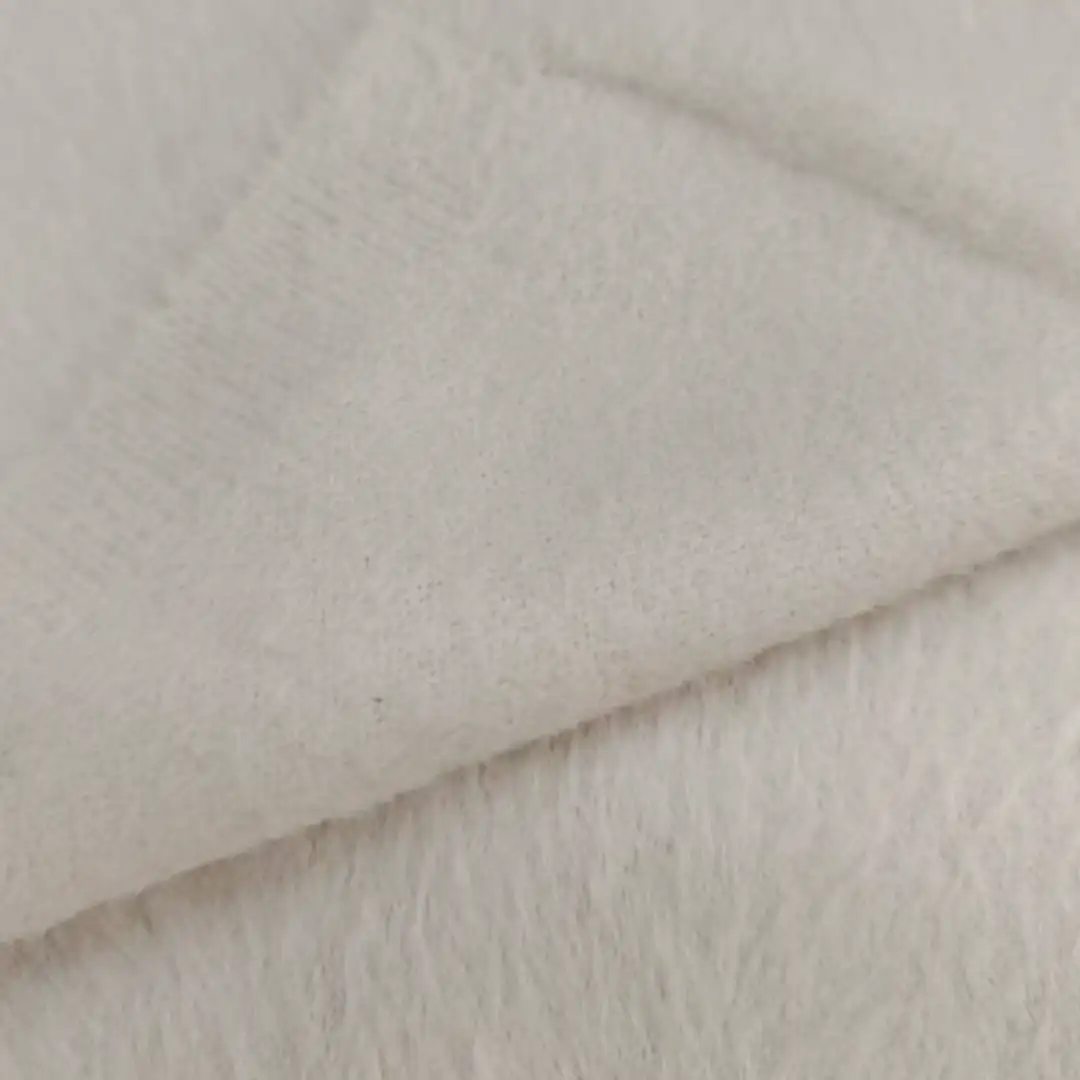 China Yarn for Men’s Vest (Sweater),Open Cardigan (Sweater),Full-Zipper Cardigan (Sweater),Half-Zipper Cardigan (Sweater) Cat Feather Yarn Fancy Yarn Nylon creamy white color buy from China wholesaler bulk order at wholesale price free worldwide shipping Alibaba