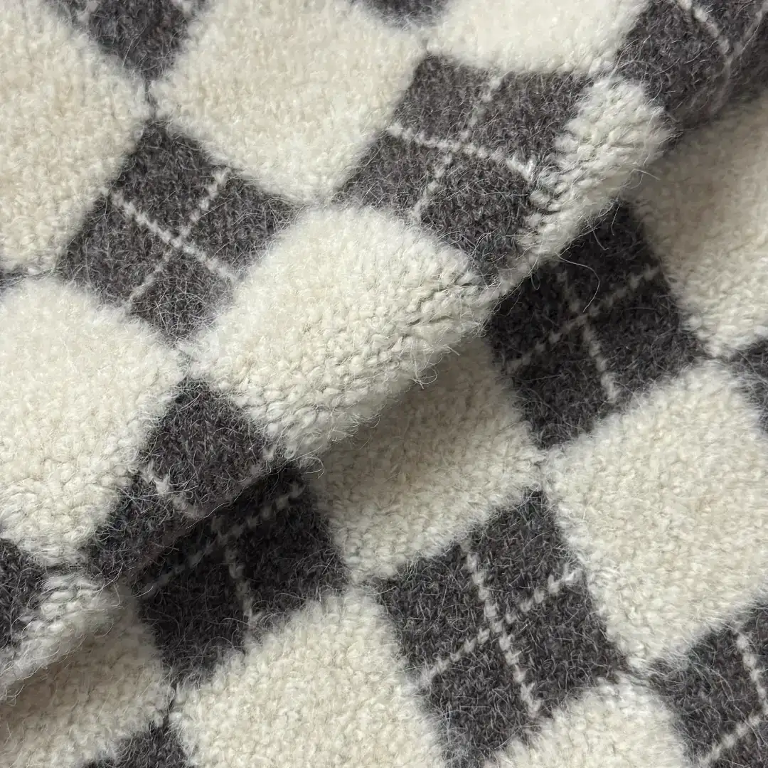 China Yarn for Ladies Vest (Sweater),Men’s Vest (Sweater),Open Cardigan (Sweater),Full-Zipper Cardigan (Sweater),Half-Zipper Cardigan (Sweater),Shirt Long Sleeve Button (Sweater),Shirt Long Sleeve Zipper (Sweater),Shirt Half Sleeve Button (Sweater) Mossy Yarn Fancy Yarn Recycled Polyester Acrylic Elastane WHITE color buy from China wholesaler bulk order at wholesale price free worldwide shipping Alibaba