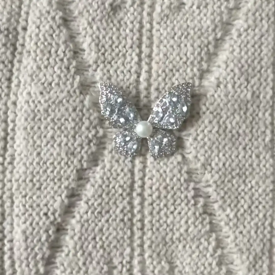 China Yarn for Hoodie,Open Cardigan (Sweater),Full-Zipper Cardigan (Sweater),Half-Zipper Cardigan (Sweater),Round Neck Pullover (Sweater),Crew Neck Pullover (Sweater),Crop Top Pullover (Sweater),Dresses (Cardigan Button) (Sweater),Dresses (Pullover) (Sweater) Mossy Yarn Fancy Yarn Cotton Wool Acrylic Nylon Preconsumer Cotton off-white color buy from China wholesaler bulk order at wholesale price free worldwide shipping Alibaba