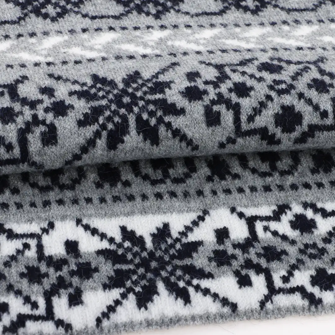 China Yarn for Crew Neck Pullover (Sweater),Crop Top Pullover (Sweater),T-shirt (Sweater) Core Spun Yarn Regular Yarn Viscose Polyester Nylon gray color buy from China wholesaler bulk order at wholesale price free worldwide shipping Alibaba