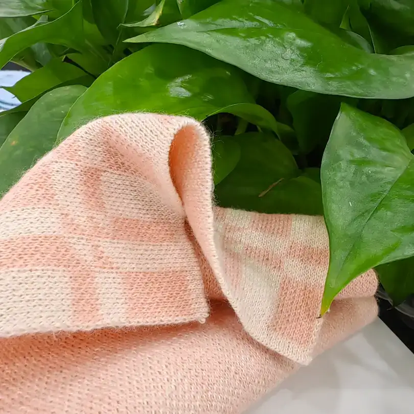 China Yarn for Ladies Vest (Sweater),Open Cardigan (Sweater),T-shirt (Sweater),Polo T-shirt (Sweater),Loungewear Core Spun Yarn Regular Yarn Polyester 粉色 color buy from China wholesaler bulk order at wholesale price free worldwide shipping Alibaba