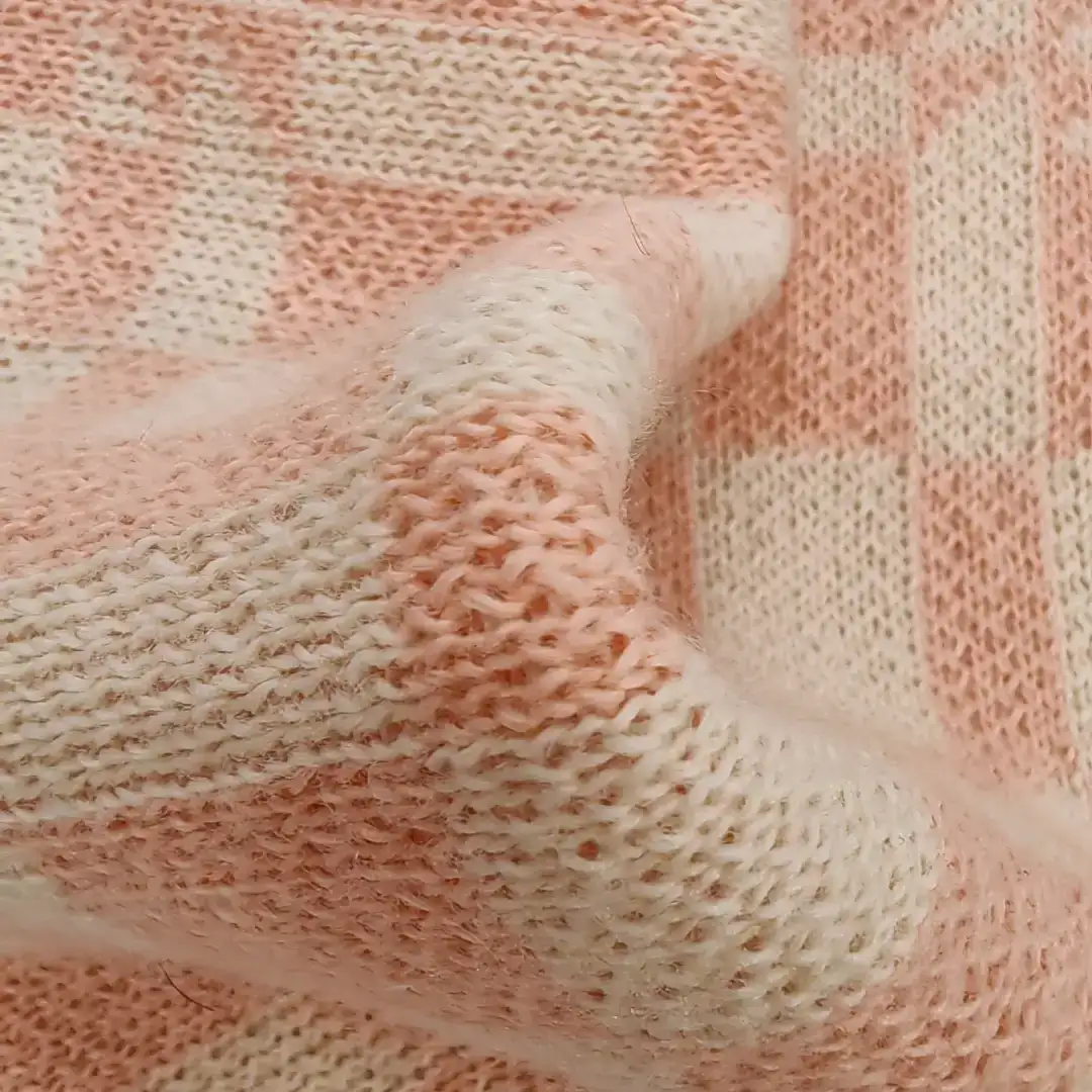 China Yarn for Ladies Vest (Sweater),Open Cardigan (Sweater),T-shirt (Sweater),Polo T-shirt (Sweater),Loungewear Core Spun Yarn Regular Yarn Polyester 粉色 color buy from China wholesaler bulk order at wholesale price free worldwide shipping Alibaba