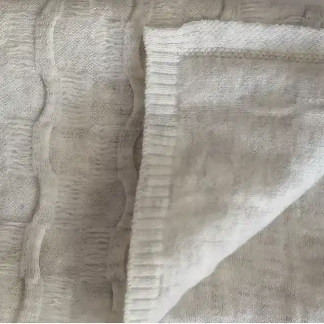 China Yarn for Men’s Vest (Sweater),Open Cardigan (Sweater),Round Neck Pullover (Sweater),Roll Neck Jumper (Sweater) Core Spun Yarn Regular Yarn Cotton PBT Nylon Light Grey color buy from China wholesaler bulk order at wholesale price free worldwide shipping Alibaba