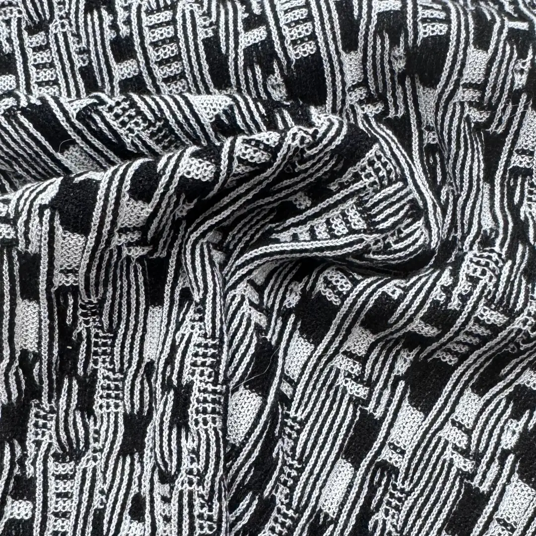 China Yarn for Ladies Vest (Sweater),Full-Zipper Cardigan (Sweater),T-shirt (Sweater) Semi-Worsted Spun Regular Yarn Tencel Silk black color buy from China wholesaler bulk order at wholesale price free worldwide shipping Alibaba