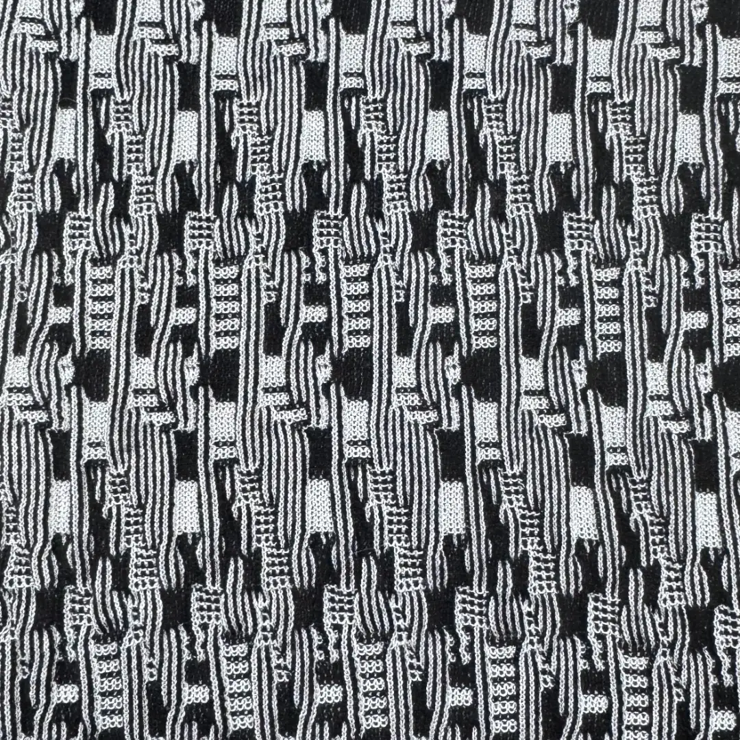 China Yarn for Ladies Vest (Sweater),Full-Zipper Cardigan (Sweater),T-shirt (Sweater) Semi-Worsted Spun Regular Yarn Tencel Silk black color buy from China wholesaler bulk order at wholesale price free worldwide shipping Alibaba