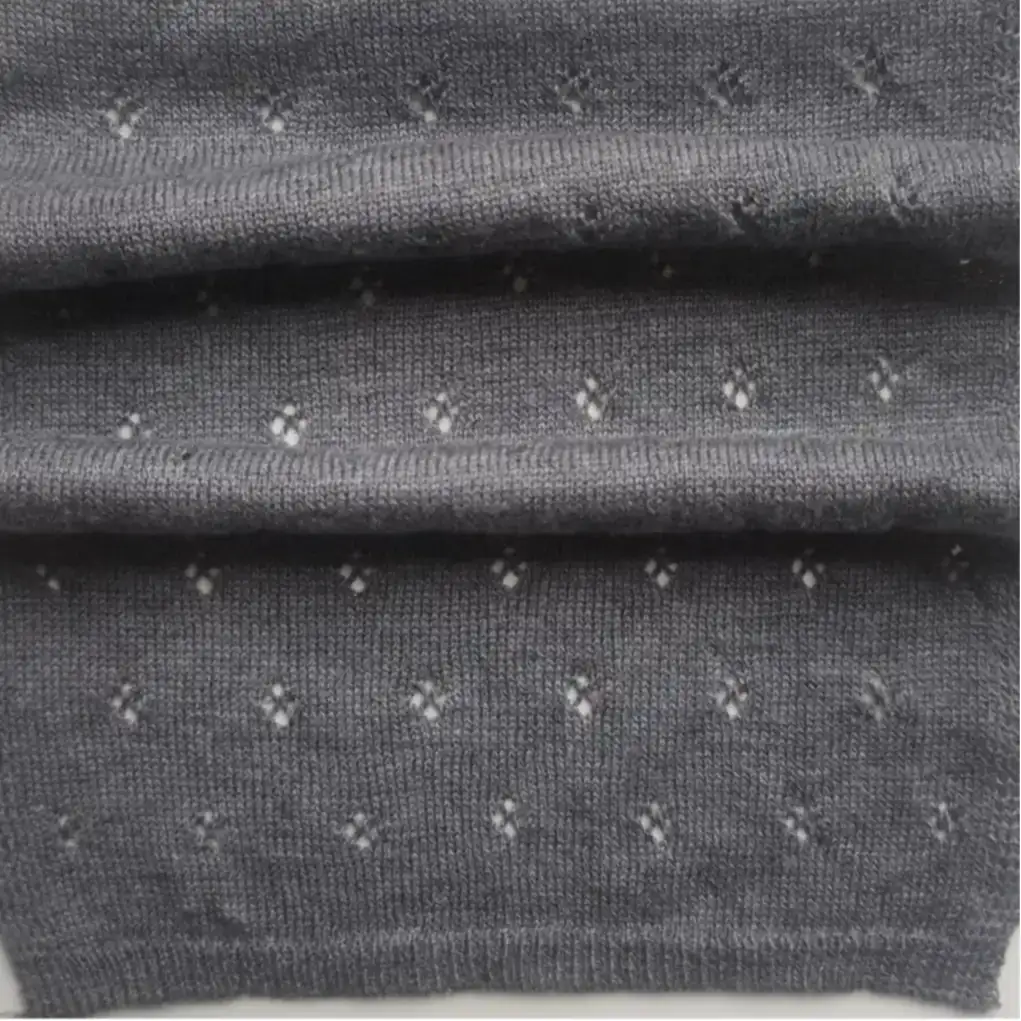 China Yarn for Ladies Vest (Sweater),Men’s Vest (Sweater),Open Cardigan (Sweater),Round Neck Pullover (Sweater) Worsted Spun Regular Yarn Viscose Polyester Nylon Acetate Merino Wool Cashmere Grey Mel color buy from China wholesaler bulk order at wholesale price free worldwide shipping Alibaba