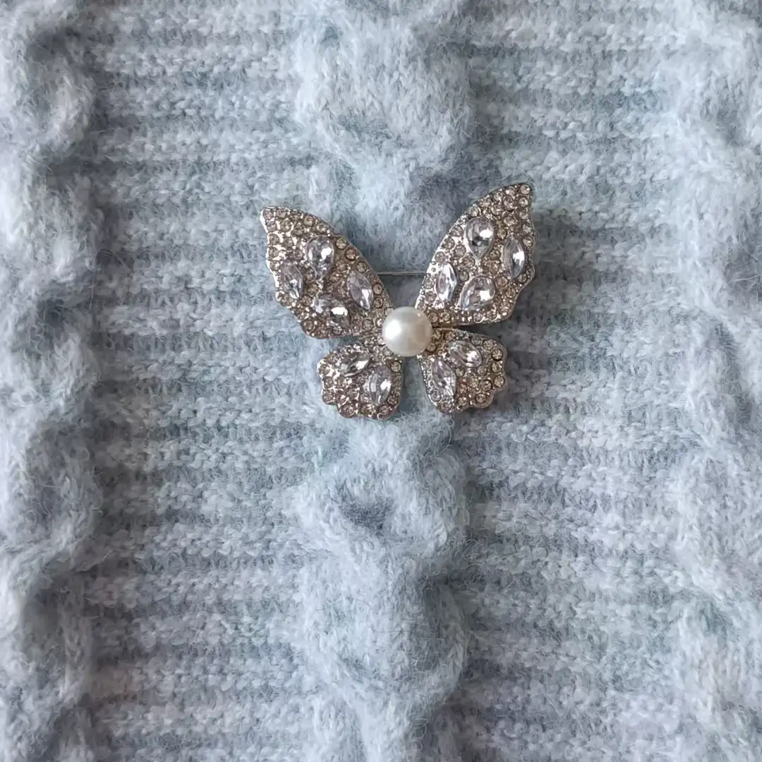 China Yarn for Crop Top,Hoodie,Open Cardigan (Sweater),Full-Zipper Cardigan (Sweater),Half-Zipper Cardigan (Sweater),Round Neck Pullover (Sweater),Crop Top Pullover (Sweater),Dresses (Cardigan Open) (Sweater),Skirt (Sweater) Mossy Yarn Fancy Yarn Recycled Polyester Wool Acrylic Nylon Polyester Elastane blue+green+white color buy from China wholesaler bulk order at wholesale price free worldwide shipping Alibaba