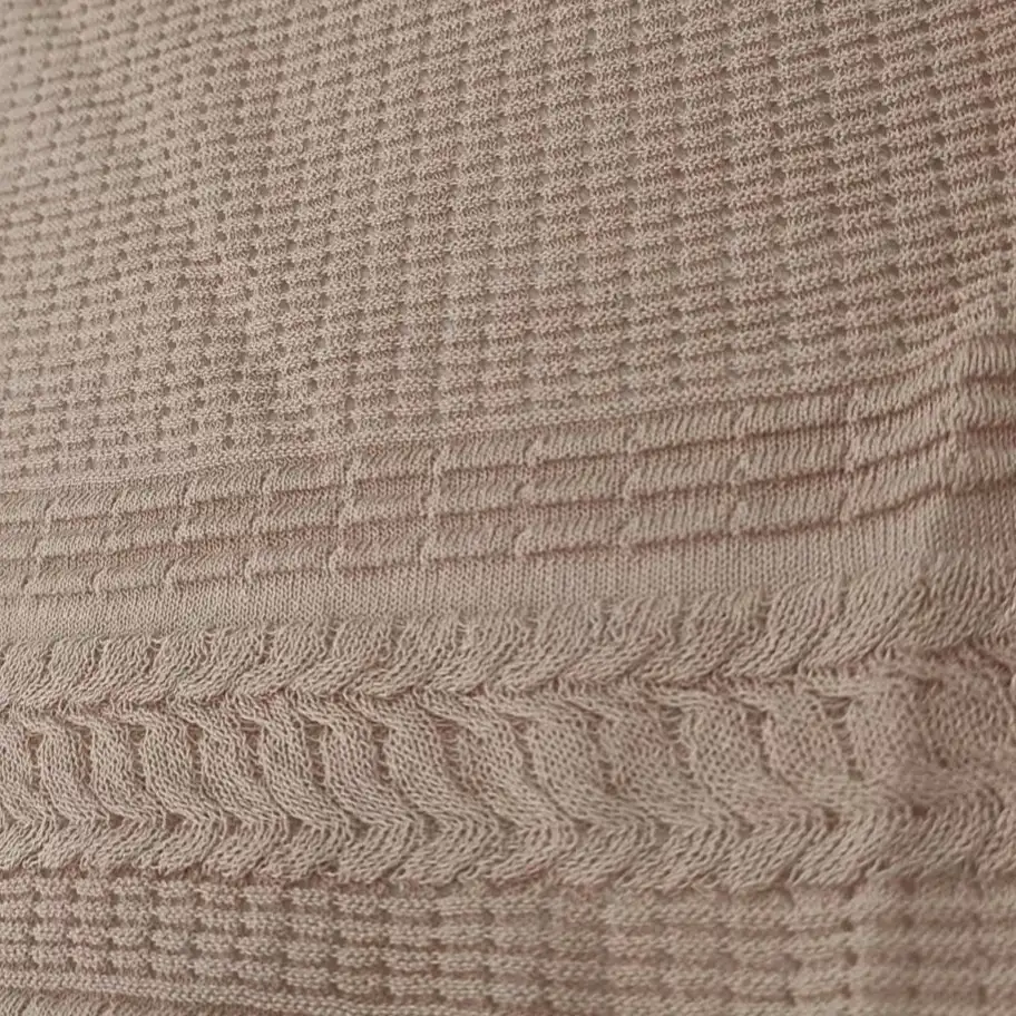 China Yarn for Ladies Vest (Sweater),Polo T-shirt (Sweater),Dresses (Cardigan Open) (Sweater) Double Twist Spun Regular Yarn Lyocell Nylon Spun Silk Acetate 桃粉 color buy from China wholesaler bulk order at wholesale price free worldwide shipping Alibaba