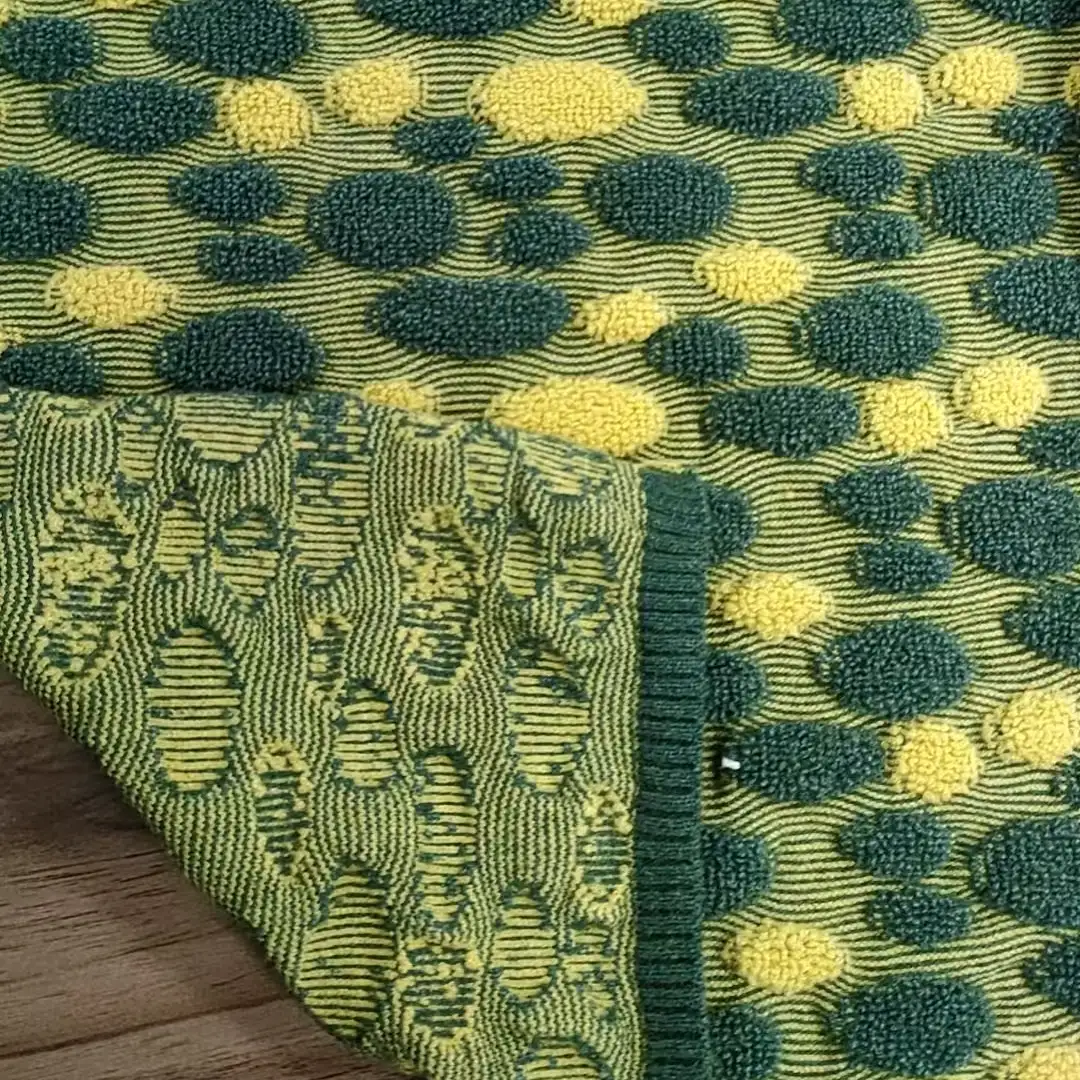 China Yarn for Men’s Vest (Sweater),Hoodie  (Sweater),Roll Neck Jumper (Sweater) Core Spun Yarn Regular Yarn Rayon Nylon Polyester Yellow-Green color buy from China wholesaler bulk order at wholesale price free worldwide shipping Alibaba