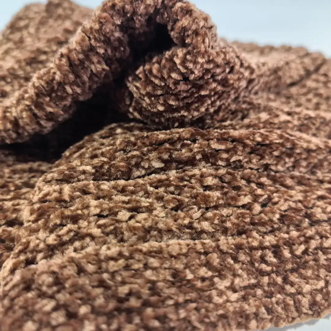 China Yarn for Ladies Vest (Sweater),Men’s Vest (Sweater),Men's Pants (Sweater),Women's Pants (Sweater) Shiny Chenille Fancy Yarn Polyester 咖啡、黑色、米白、大红 color buy from China wholesaler bulk order at wholesale price free worldwide shipping Alibaba