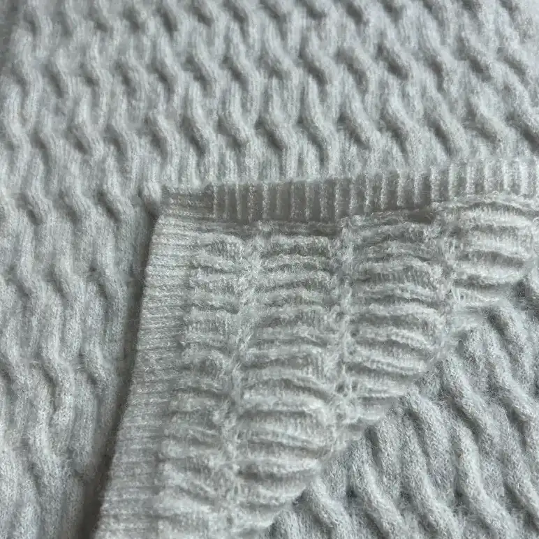 China Yarn for Ladies Vest (Sweater),Men’s Vest (Sweater),Open Cardigan (Sweater),Shirt Half Sleeve Button (Sweater),Round Neck Pullover (Sweater),Women's Pants (Sweater) Mossy Yarn Fancy Yarn Alpaca Nylon Merino Wool Spandex 灰白 color buy from China wholesaler bulk order at wholesale price free worldwide shipping Alibaba