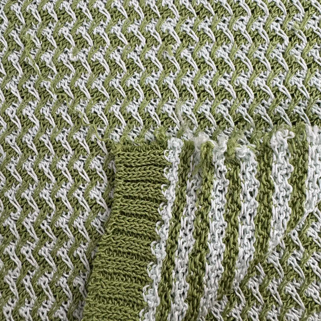 China Yarn for Ladies Vest (Sweater),Men’s Vest (Sweater),Shirt Long Sleeve Button (Sweater),Crew Neck Pullover (Sweater),Crop Top Pullover (Sweater),T-shirt (Sweater),Polo T-shirt (Sweater) Core Spun Yarn Regular Yarn Viscose Polyester Paper Green color buy from China wholesaler bulk order at wholesale price free worldwide shipping Alibaba