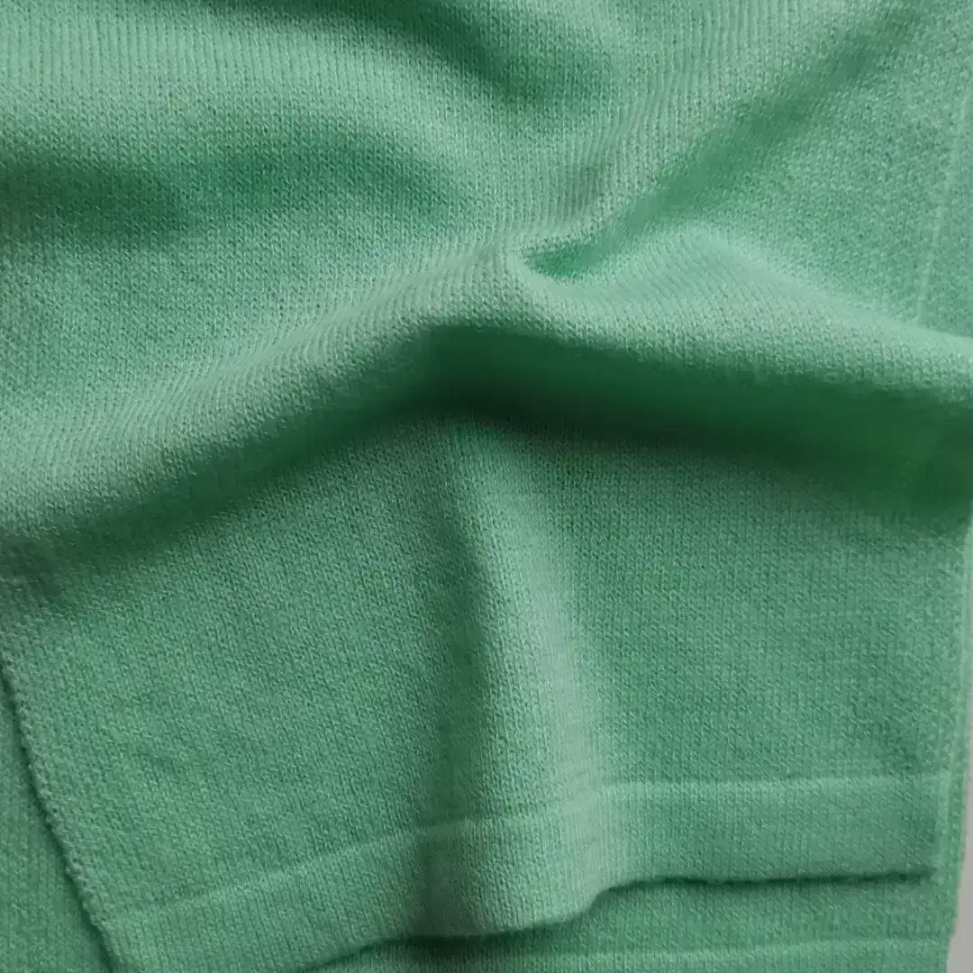 China Yarn for Ladies Vest (Sweater),Full-Zipper Cardigan (Sweater),Polo T-shirt (Sweater),Roll Neck Jumper (Sweater),U-Neck Cardigan (Sweater) Worsted Spun Regular Yarn RWS Wool POLYLANA Green color buy from China wholesaler bulk order at wholesale price free worldwide shipping Alibaba