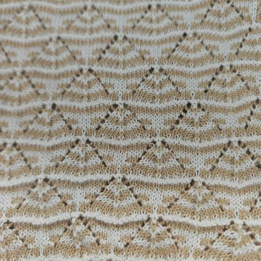 China Yarn for T-shirt (Sweater),Polo T-shirt (Sweater),Hoodie  (Sweater),Dresses (Cardigan Open) (Sweater) Core Spun Yarn Regular Yarn Cotton Polyester White，golden color buy from China wholesaler bulk order at wholesale price free worldwide shipping Alibaba