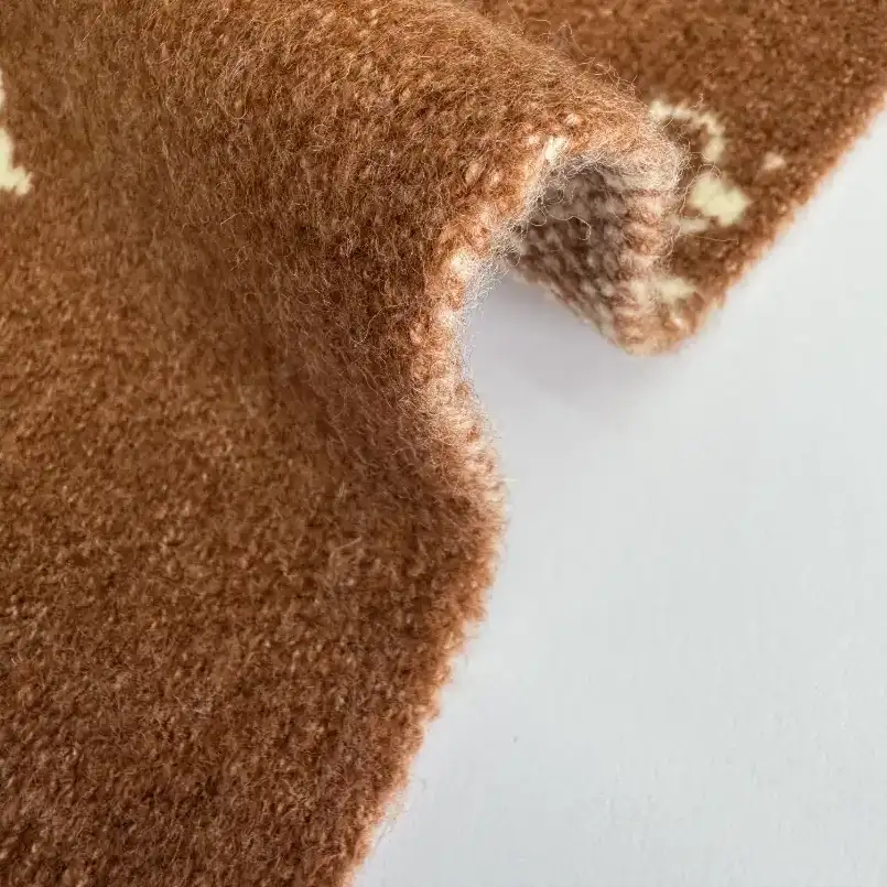 China Yarn for Ladies Vest (Sweater),Men’s Vest (Sweater) Mossy Yarn Fancy Yarn Recycled Polyester Rayon Spandex Brown color buy from China wholesaler bulk order at wholesale price free worldwide shipping Alibaba