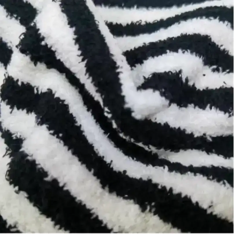 China Yarn for Ladies Vest (Sweater),Men’s Vest (Sweater),Open Cardigan (Sweater),Full-Zipper Cardigan (Sweater),Half-Zipper Cardigan (Sweater),Shirt Long Sleeve Button (Sweater),Shirt Long Sleeve Zipper (Sweater),Shirt Half Sleeve Button (Sweater) Teddy Yarn Fancy Yarn Polyester 白色/黑色（white/black） color buy from China wholesaler bulk order at wholesale price free worldwide shipping Alibaba