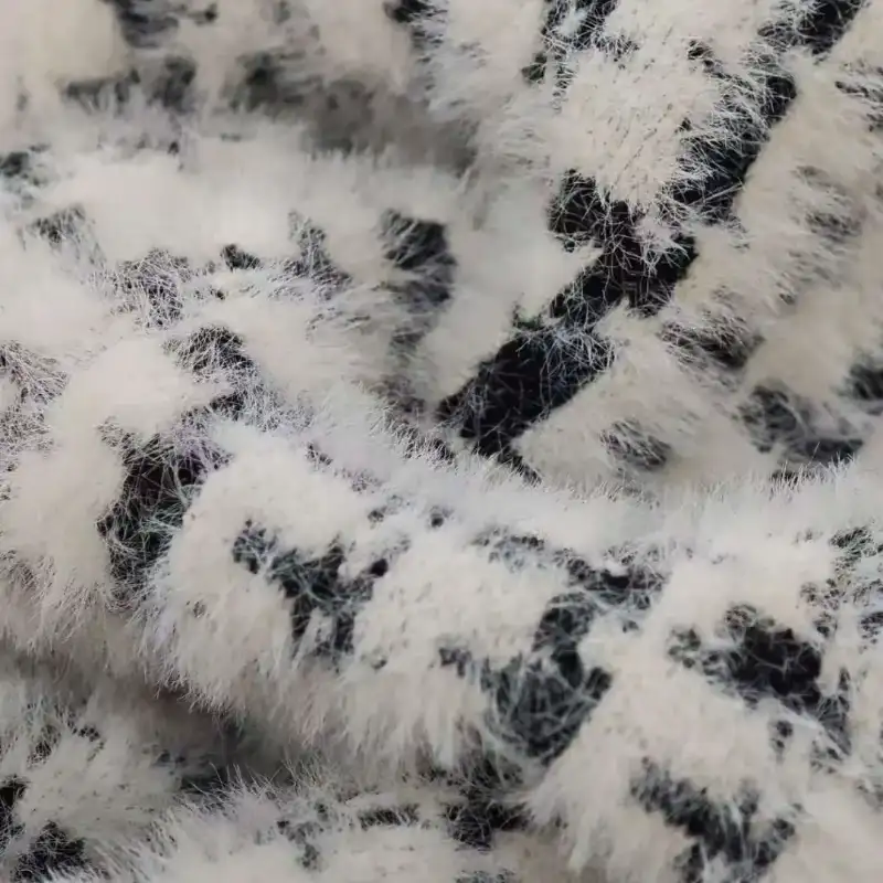 China Yarn for Hoodie  (Sweater),Dresses (Cardigan Open) (Sweater),Dresses (Cardigan Button) (Sweater),Dresses (Pullover) (Sweater) Feather Yarn Fancy Yarn Polyester 深棕色 color buy from China wholesaler bulk order at wholesale price free worldwide shipping Alibaba