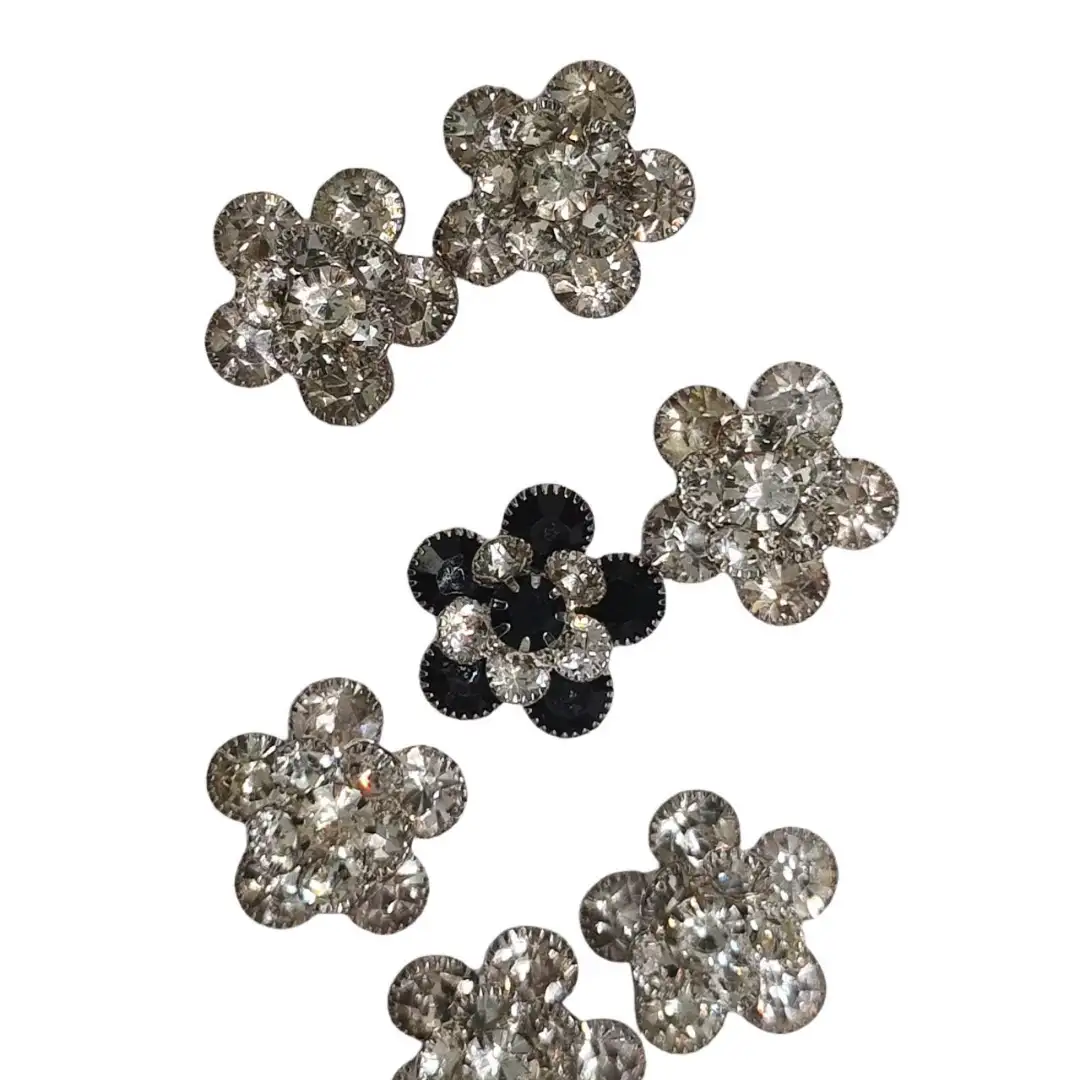 White  Ornaments Other Trims for Denim Jacket,Jackets,Crop Top,Skirt,Ladies Vest (Sweater),Dresses (Cardigan Open) (Sweater),Jeans buy garments accessories in bulk from China wholesaler at wholesale price free worldwide shipping Alibaba