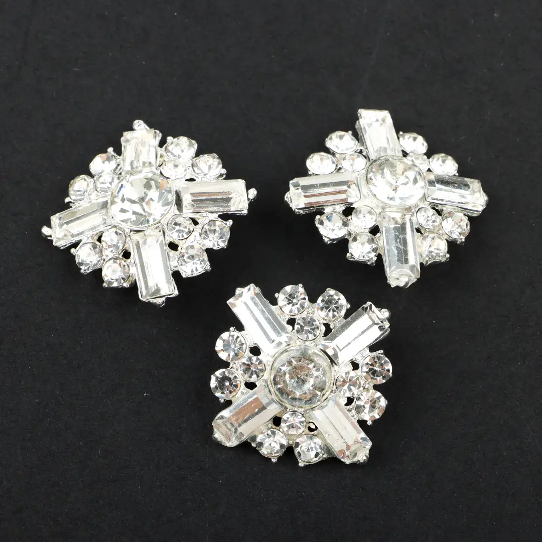 Silver 1 holes Metal Button for Overcoat buy garments accessories in bulk from China wholesaler at wholesale price free worldwide shipping Alibaba